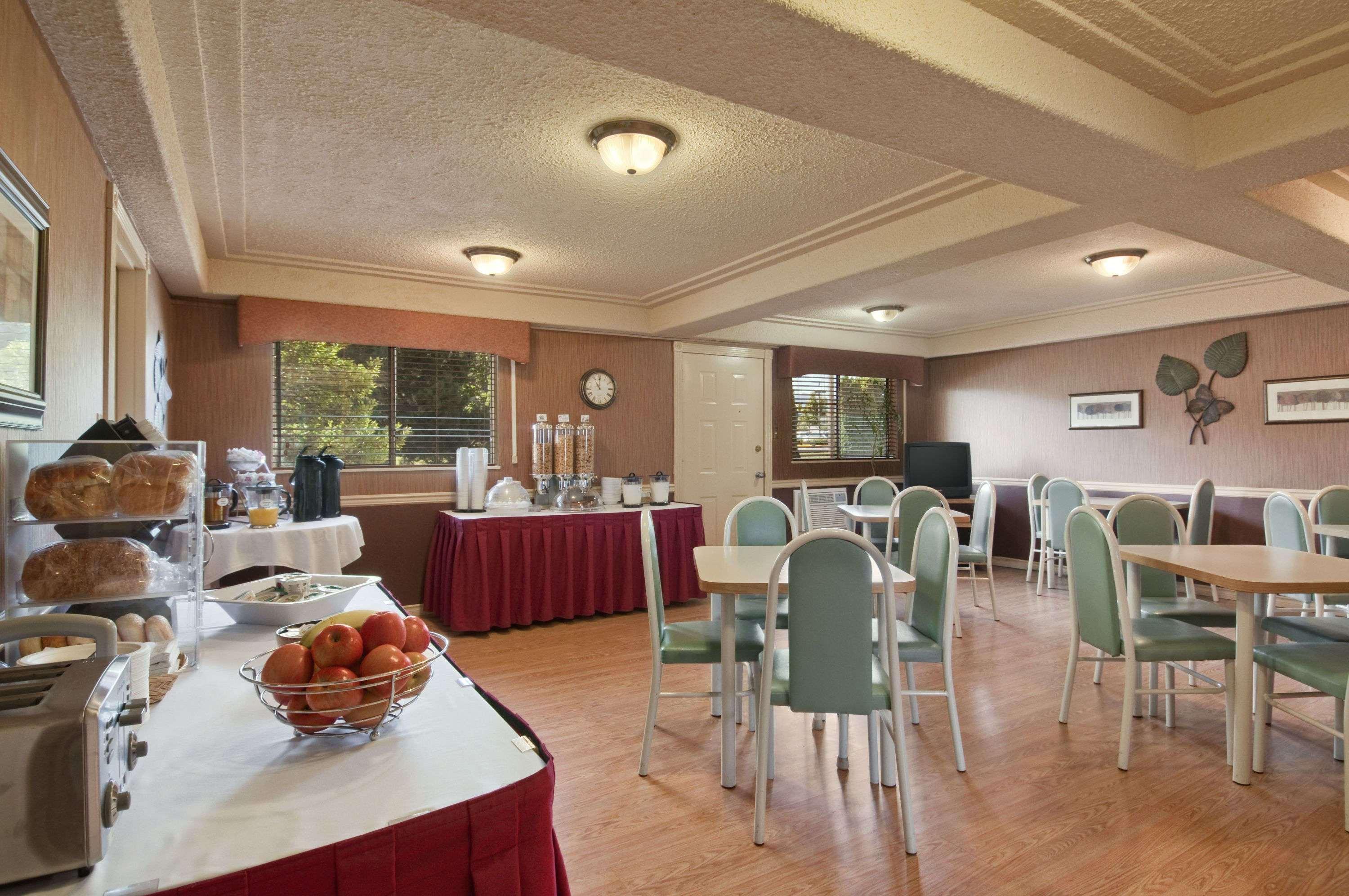 Coast Courtenay Hotel Екстер'єр фото
