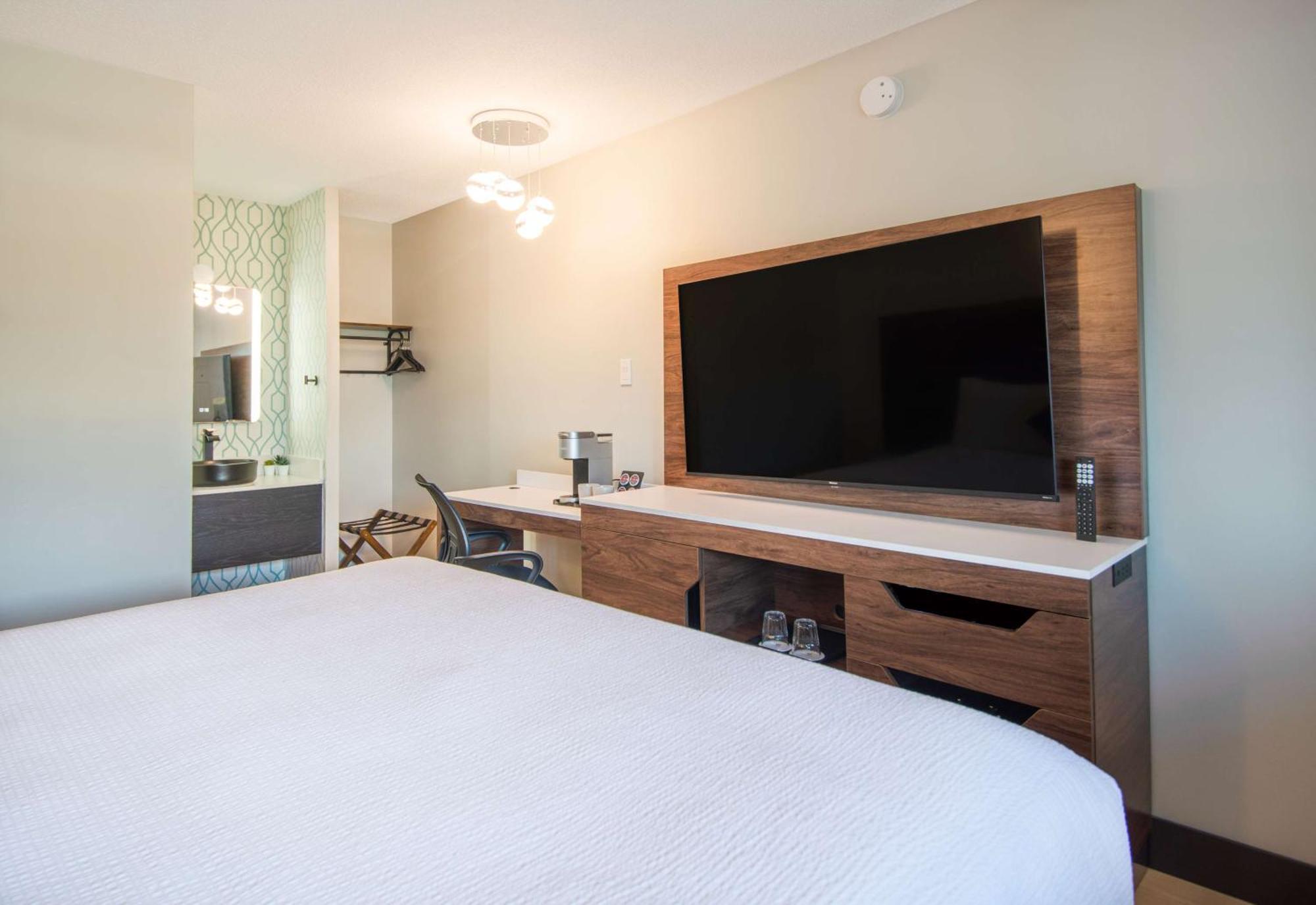 Coast Courtenay Hotel Екстер'єр фото